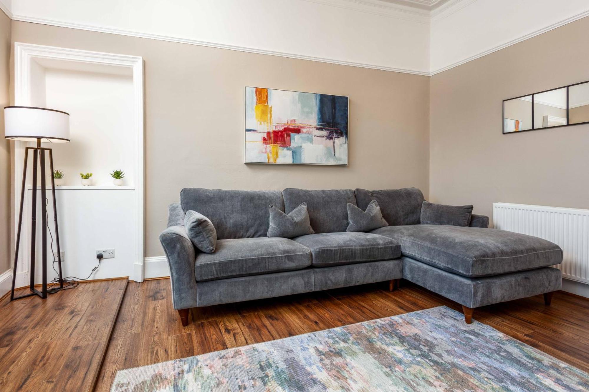 Main Street View Apartment Престуик Екстериор снимка